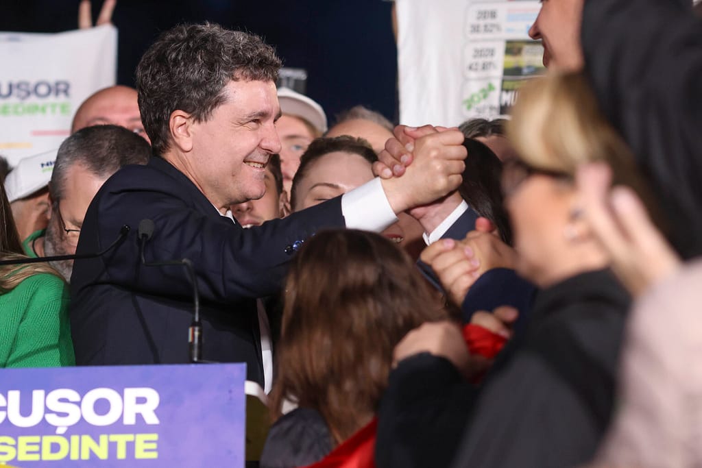 Cum s-au împărțit voturile în diaspora între Nicușor Dan și George Simion. Diferența dintre cei doi a fost de 191.000 de voturi