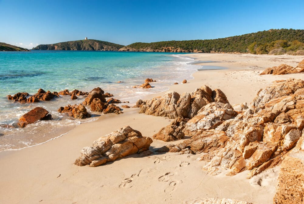 Plaja cu nisip roz din Italia. Unde se află Spiaggia Rosa Budelli, cum arată și cum ajungi la ea - Imaginea 1