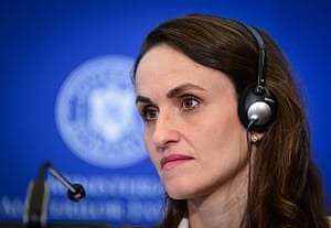 Benzinăriile Lukoil „pot funcționa legal” până în aprilie 2026. Șefa MAE explică implicațiile deciziei luate joi de SUA