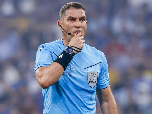 Nemaivăzut: Istvan Kovacs doar a călcat pe gazon la finala UEFA Champions League și a intrat definitiv în istoria fotbalului