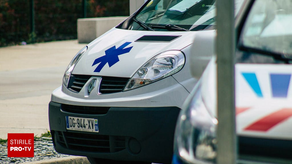 Explozie violentă lângă Paris. Trei copii și mama lor au fost grav răniți după ce o clădire rezidențială a fost distrusă