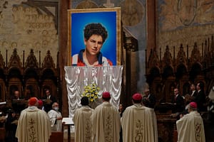 Un adolescent italian va deveni duminică primul sfânt catolic din generația milenialilor. Cine a fost Carlo Acutis, „influencerul lui Dumnezeu”