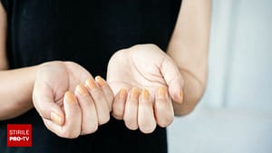 Dieta extremă care duce la îngălbenirea unghiilor și putrezirea dinților. O adeptă de 27 de ani, găsită moartă într-un hotel
