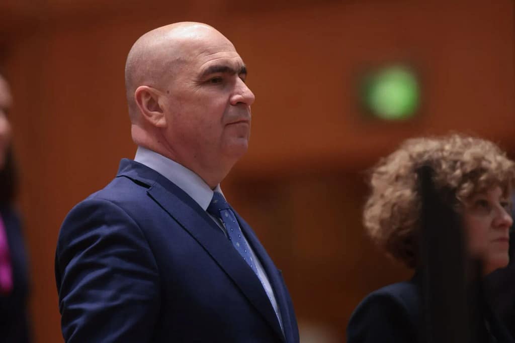 Ședință cu scântei în PNL. Premierul Ilie Bolojan refuză excepțiile privind concediile medicale și indemnizațiile: ‘Prefer să fiu omul rău din sală’ (surse)