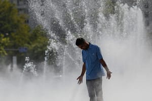 Vine din nou canicula. Cod galben în şase judeţe şi în București. Valul de căldură se va extinde şi intensifica