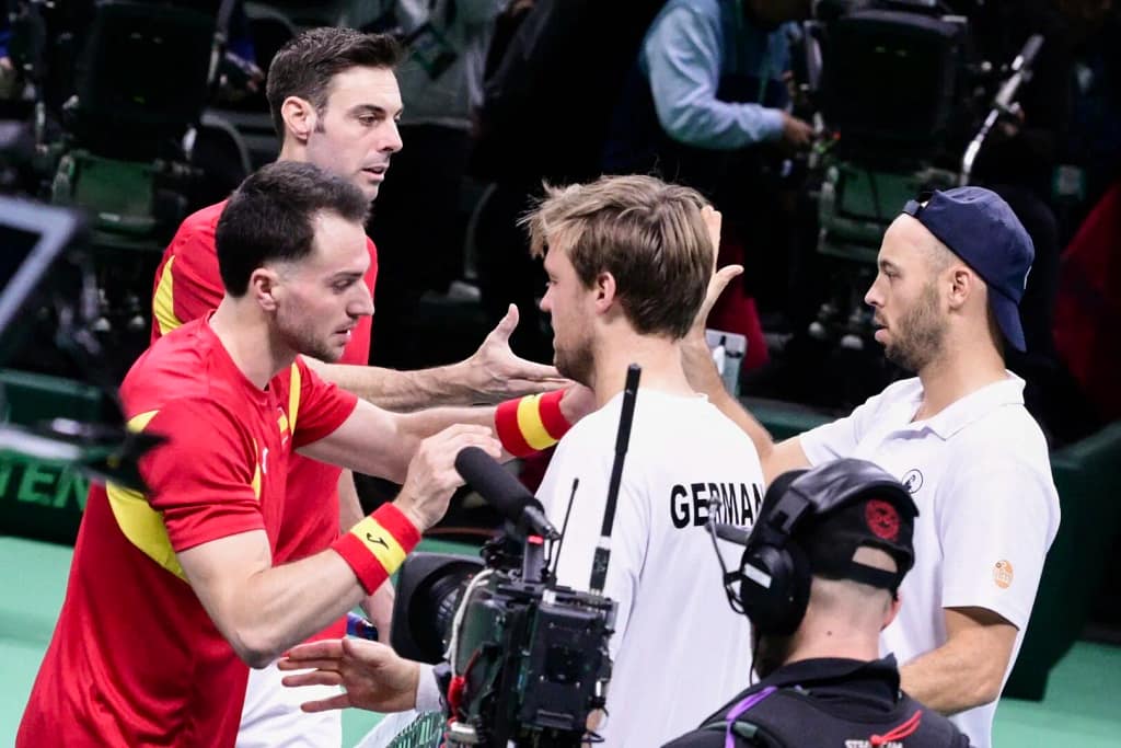 Spania câștigă semifinala de Cupa Davis cu Germania, scor 2-1, şi va juca finala, cu Italia