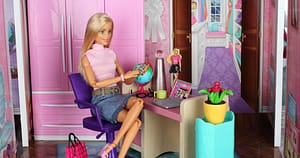 Controversa Barbie cu inteligență artificială. Un psiholog explică momentul în care apare pericolul