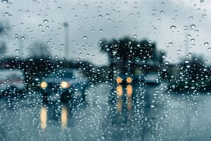 Vremea se mai încălzește după episodul de vreme extremă, dar nu scăpăm de ploi, spun meteorologii