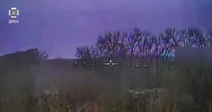 Cum urează Ucraina „Crăciun fericit!” Rusiei. Dronele ucrainene au distrus un tanc și mai multe vehicule