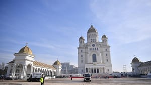 Cât durează acum timpul de așteptare la Catedrala Națională. Oamenii continuă să vină în număr mare / hartă