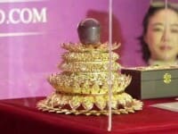 Cel mai mare safir purpuriu din lume a fost scos la v&acirc;nzare &icirc;n Sri Lanka. Valorează cel puțin 300 de milioane de dolari