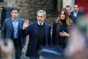 Securitate maximă pentru Nicolas Sarkozy: doi agenți de securitate, cazați în celula vecină din închisoare