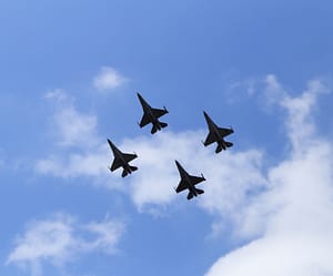Accident aviatic în Polonia: Un avion F-16 s-a prăbușit în timpul repetițiilor pentru un spectacol aerian. Pilotul a murit