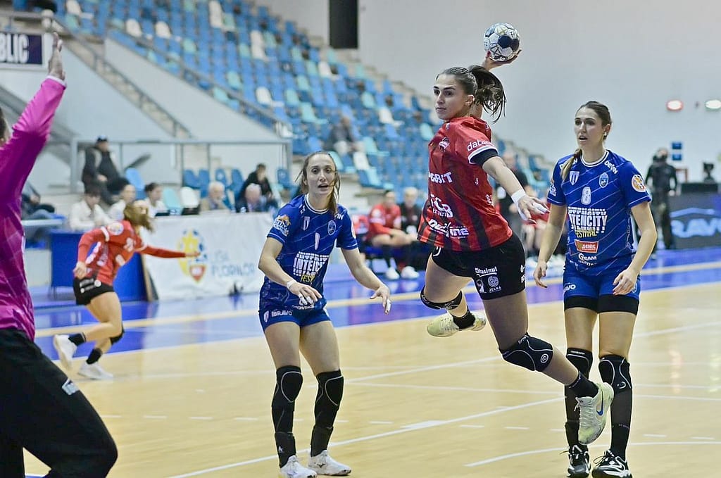 Gloria Bistrița -a din Liga Campionilor » Echipa lui Carlos Viver este favorită