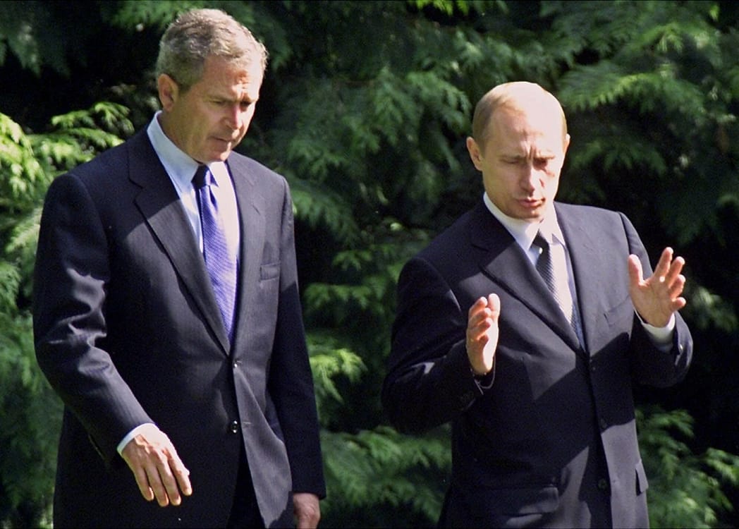 George W Bush și Vladimir Putin, &icirc;nt&icirc;lnirea din 2001/FOTO:EPA/EFE