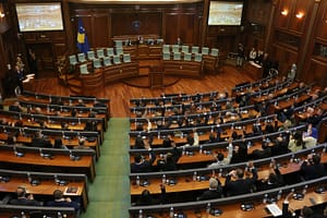 Parlamentul din Kosovo nu și-a ales președintele nici din a zecea încercare. Blocaj politic la Pristina