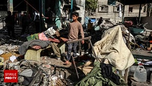 Palestinieni fără adăpost s-au refugiat în fosta casă a lui Yasser Arafat din Gaza: „Aparţinem generaţiei Primei Intifade”