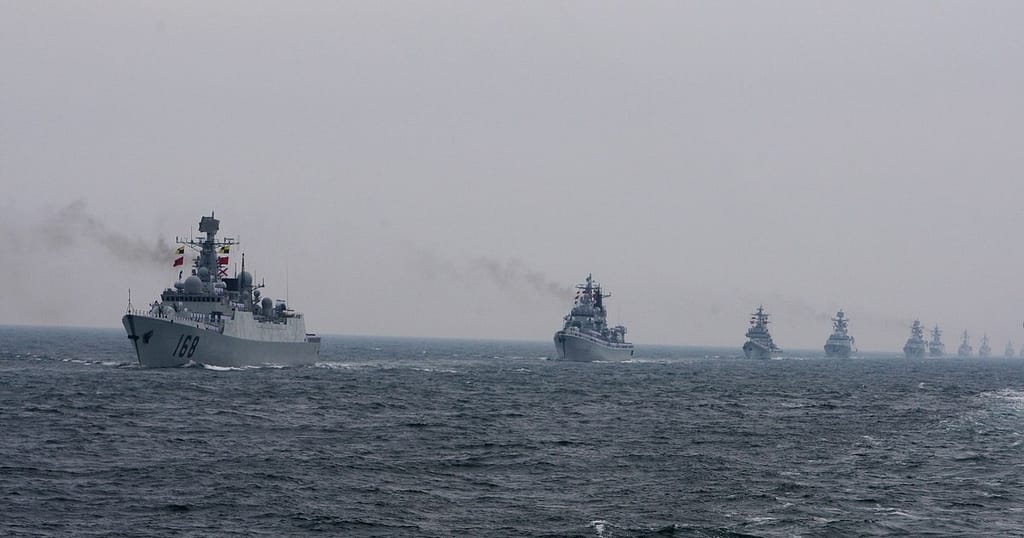 China continuă exercițiile militare cu foc real în jurul Taiwanului și simulează un blocaj al insulei