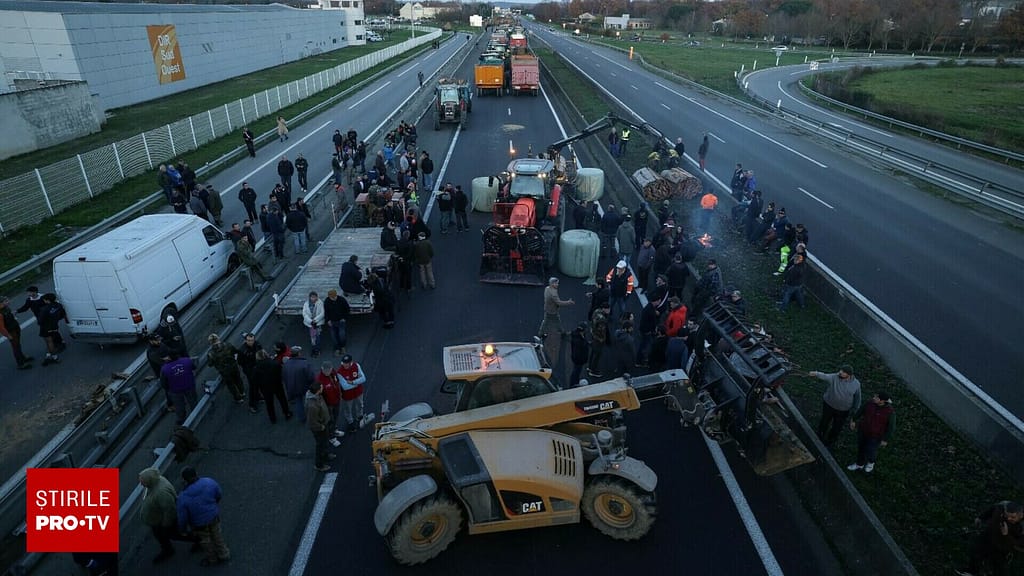 Un milion de vite vor fi vaccinate în Franța. Fermierii fac „prăpăd”. Au aruncat gunoi de grajd la instituțiile publice