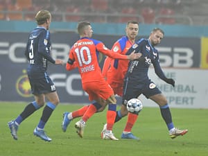 Primul transfer al verii pentru Metaloglobus! Fotbalistul cu 90 de meciuri în România a semnat