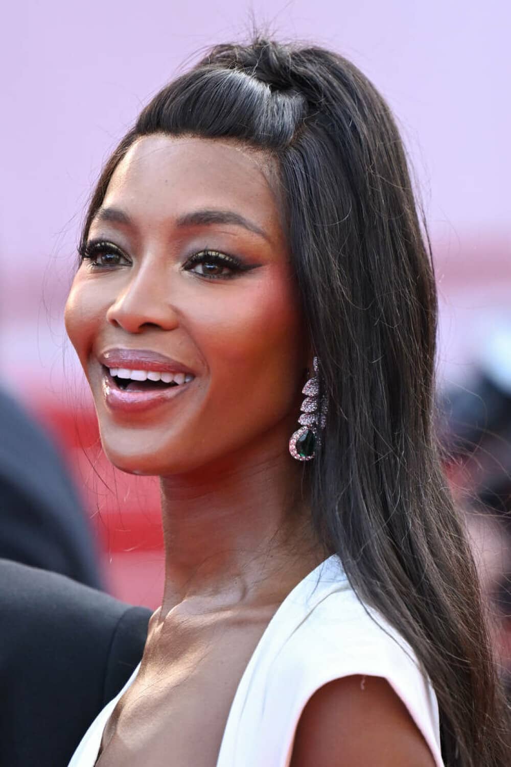 Naomi Campbell, transformare incredibilă pe covorul roșu, la Festivalul de la Cannes. Cum arată vedeta la 54 de ani. FOTO - Imaginea 19