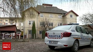 Doi bărbați au înjunghiat oameni la întâmplare. Au început de la un local și au ajuns în casa unor localnici