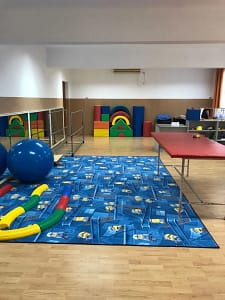 Cu natalitatea aflată la record negativ, Guvernul a aprobat deblocarea a peste 300 de posturi pentru creşele construite prin PNRR