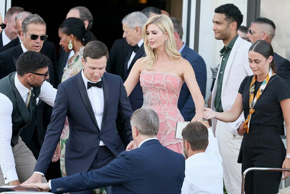 Jeff Bezos şi Lauren Sánchez s-au căsătorit. Cum a arătat marea nuntă din Veneția și ce rochie a purtat mireasa | FOTO - Imaginea 2