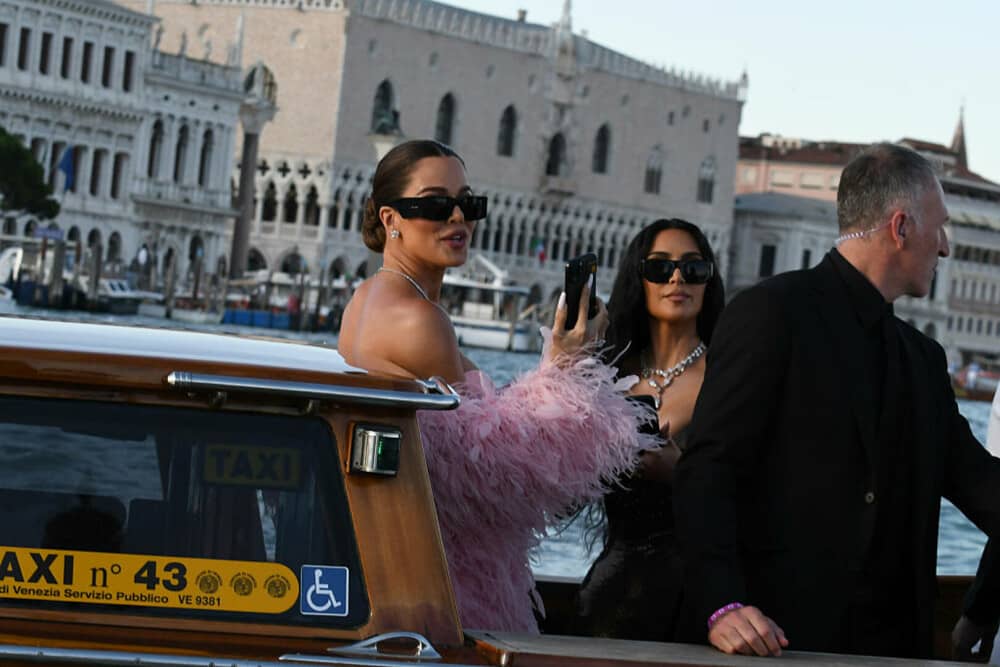 Jeff Bezos şi Lauren Sánchez s-au căsătorit. Cum a arătat marea nuntă din Veneția și ce rochie a purtat mireasa | FOTO - Imaginea 6