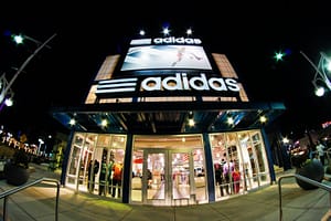 Reclama Adidas care a revoltat Grecia