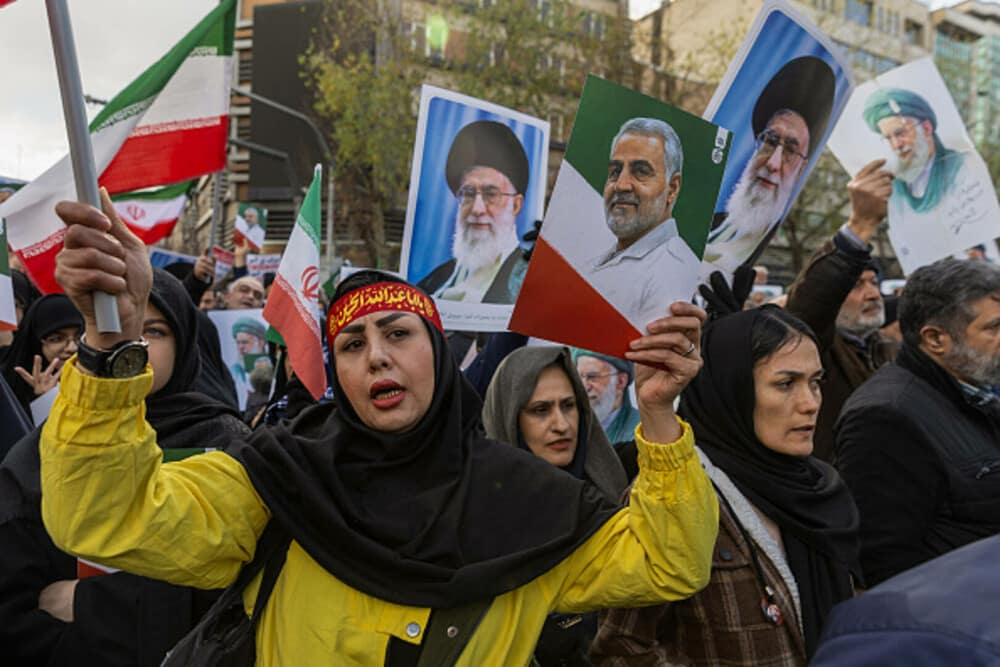 Un medic din Iran a dezvăluit că au fost amenințați că vor fi arestați dacă tratează protestatari răniți - Imaginea 16