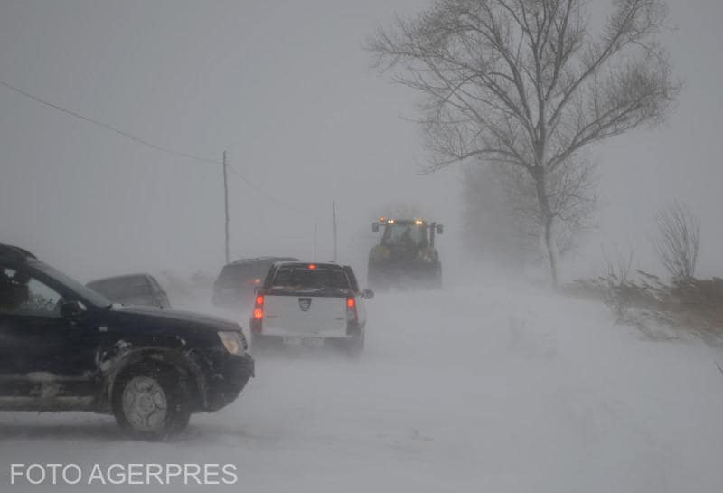 Avertisment pentru șoferi din cauza codului portocaliu de viscol puternic