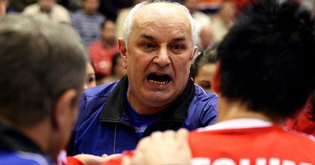 Dovezile care confirmă comportamentul abuziv al antrenorului Tadici asupra handbalistelor. „Te scot afară, mizerabilo! Handicapato!”