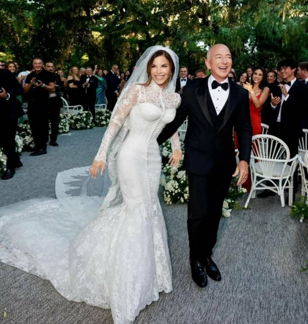 Jeff Bezos şi Lauren Sánchez s-au căsătorit. Cum a arătat marea nuntă din Veneția și ce rochie a purtat mireasa | FOTO - Imaginea 11