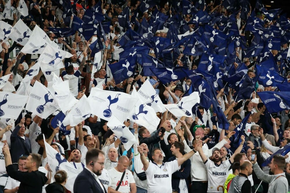 Tottenham, echipa lui Radu Drăgușin, a câștigat Europa League. A învins în finală cu 1-0 pe Manchester United. FOTO - Imaginea 1