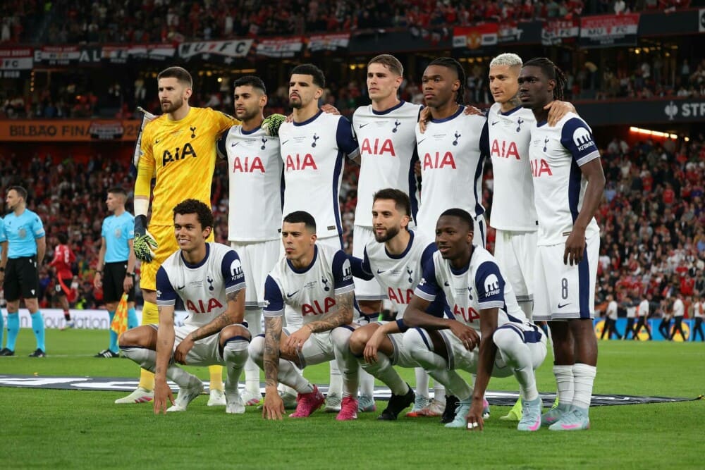 Tottenham, echipa lui Radu Drăgușin, a câștigat Europa League. A învins în finală cu 1-0 pe Manchester United. FOTO - Imaginea 4