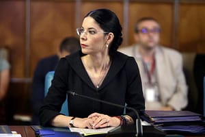 După ce a fost acuzată că a fost „sifon” pentru CIA și a fost atacată în direct la Antena 3 CNN și Realitatea TV, o cunoscută politiciană obține o victorie la CNA
