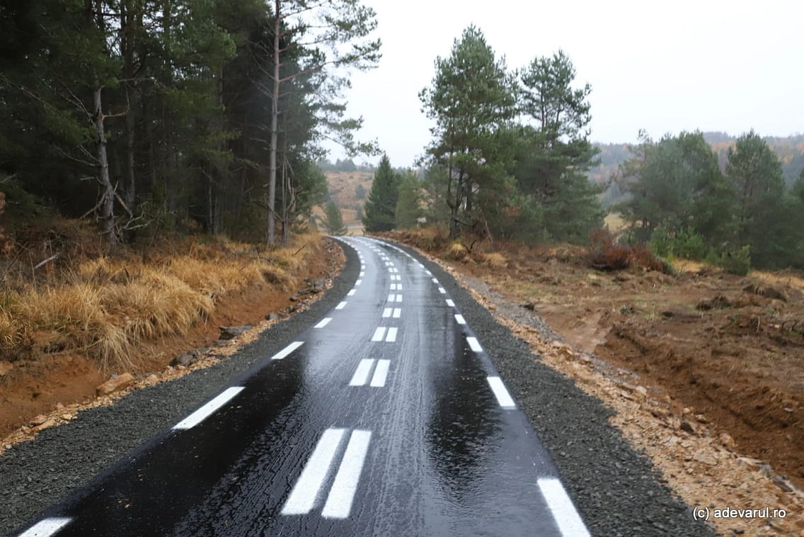 Pista de biciclete de la Vadu Dobrii  Foto Daniel Guță ADEVĂRUL (29) JPG