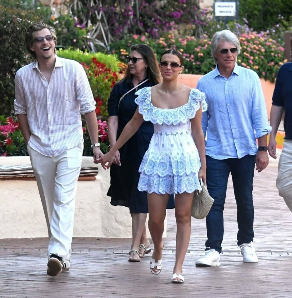 Millie Bobby Brown a anunțat că a adoptat o fetiță cu soțul ei, Jake Bongiovi - Imaginea 16