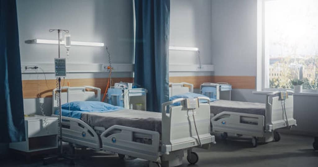 CNAS recunoaște: Nu sunt bani. Tratamentul bolnavilor de cancer a ajuns la mila creditelor de angajament, adică pe datorie