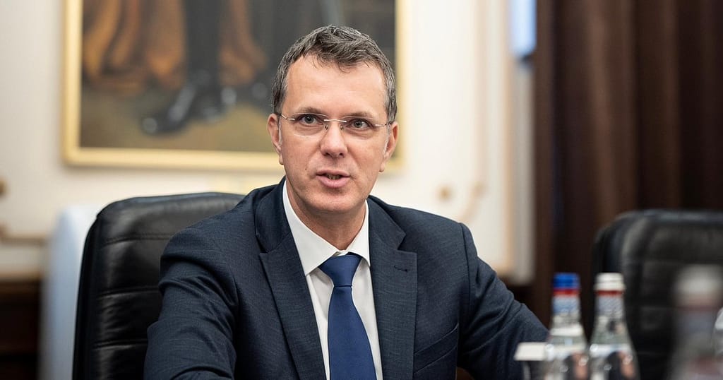 Ionuț Moșteanu s-a întâlnit cu omologul său polon. Despre ce au discutat cei doi miniștri ai Apărării