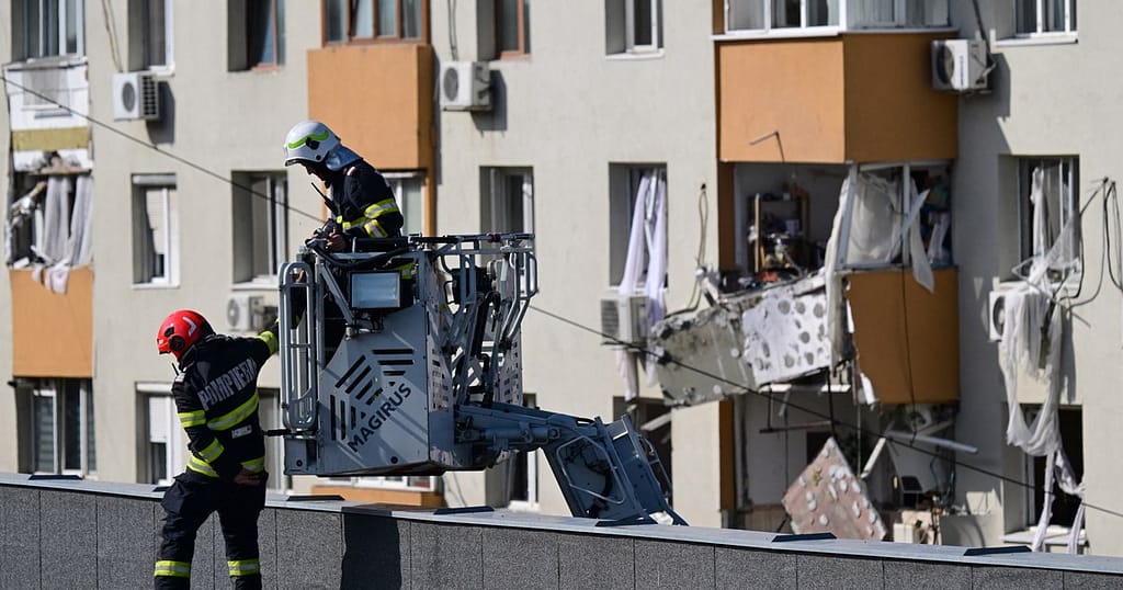 Reconstruirea blocului care a explodat în Rahova. Ministrul Cseke Attila: „Nu avem astăzi un cadru legal disponibil”