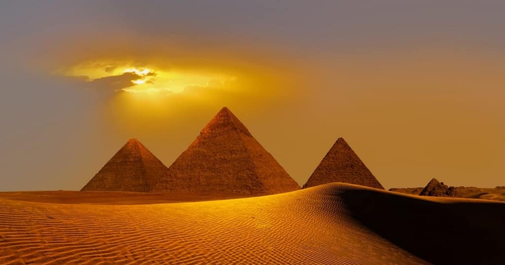 Unul dintre cele mai misterioase locuri de pe pământ și secretele sale. Unde se află Area 51 a Egiptului și ce se ascunde în adâncurile pământului