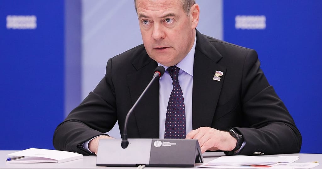 Medvedev îl numește „imbecil” pe ministrul belgian al Apărării. Ce l-a înfuriat pe oficialul rus