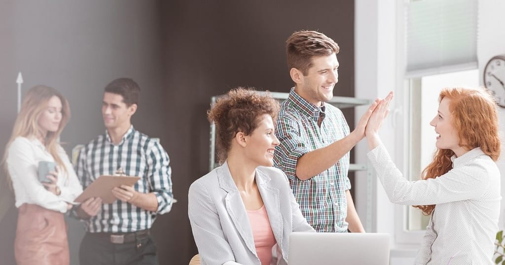 Topul companiilor preferate de propriii angajați: cele mai apreciate supermarketuri, bănci și farmacii