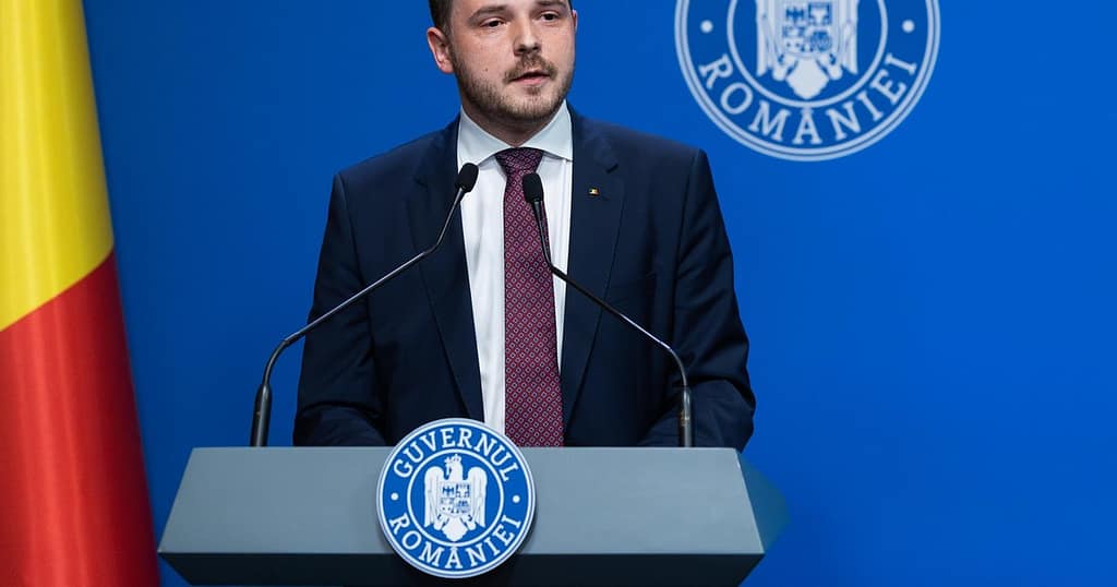 Ministrul Rogobete, avertisment pentru cei care dețin clinici medicale la parterul blocurilor: „Închideți singuri, dacă nu o s-o fac eu”