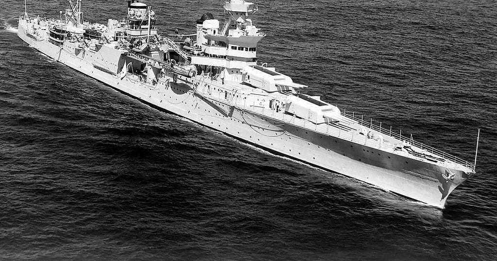 Povestea naufragiului care a inspirat filmul „Fălci“, în care 150 de marinari au fost mâncați de vii după ce nava de război americană s-a scufundat