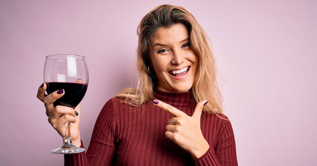 Ce se întâmplă în corpul nostru dacă bem zilnic un pahar cu vin. Efectele, explicate de cercetători