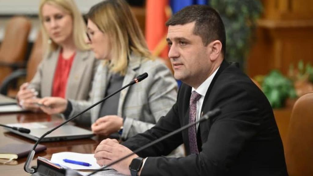 Ministrul Miruță anunță că România deține o resursă care le lipsește multora și care poate fi cheia independenței de China: Grafenul