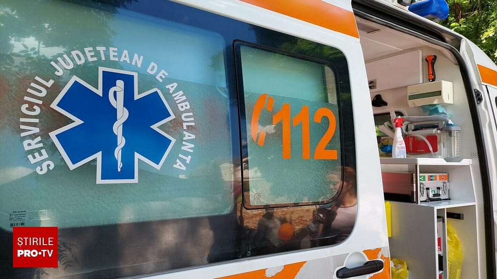 Un avion de mici dimensiuni a căzut în apropierea unei unităţi militare din Iași. Pilotul, un consilier AUR, în stare gravă